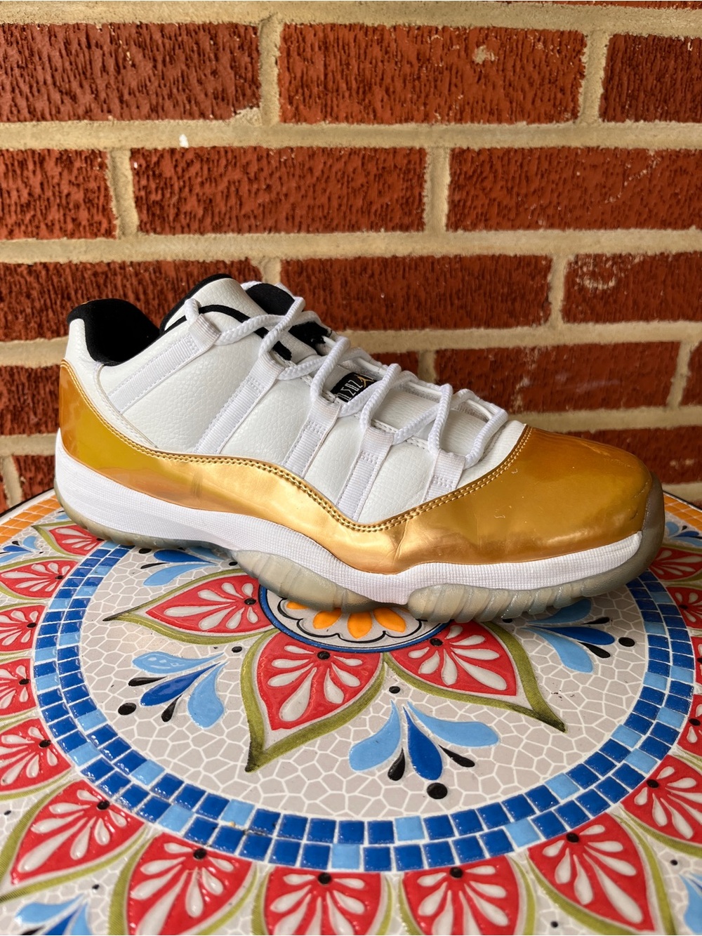 Air Jordan 11 Retro Low Closing Ceremony Mens 10 White Metallic Gold 528895-103